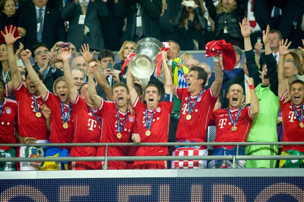 曼联转会期门线救险;志在德国杯名次提升;悬念犹存;年轻球员得到机会的简单介绍 曼联转会期门线救险;志在德国杯名次提升;悬念犹存;年轻球员得到机会的简单介绍